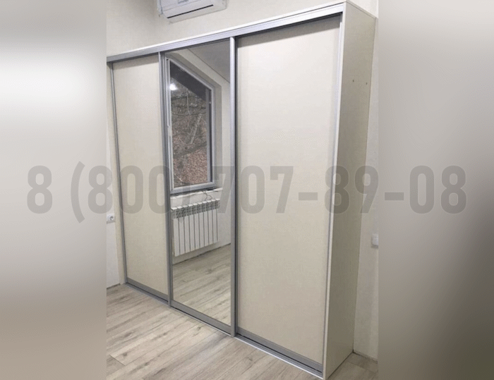 Деревянный белый шкаф в Раменском